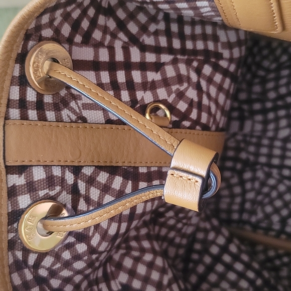 MCM Visetos - Picture 10 of 12